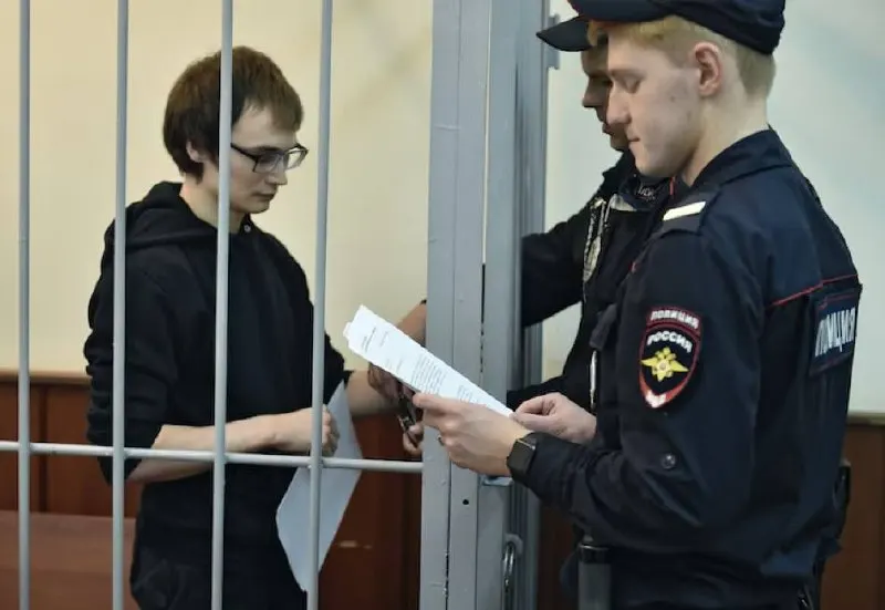 После ШИЗО математик Азат Мифтахов был переведён в ПКТ на три месяца; в камере холодно (около +15 °C), что опасно при имеющемся хроническом простатите, он просил перевести его в другое помещение.