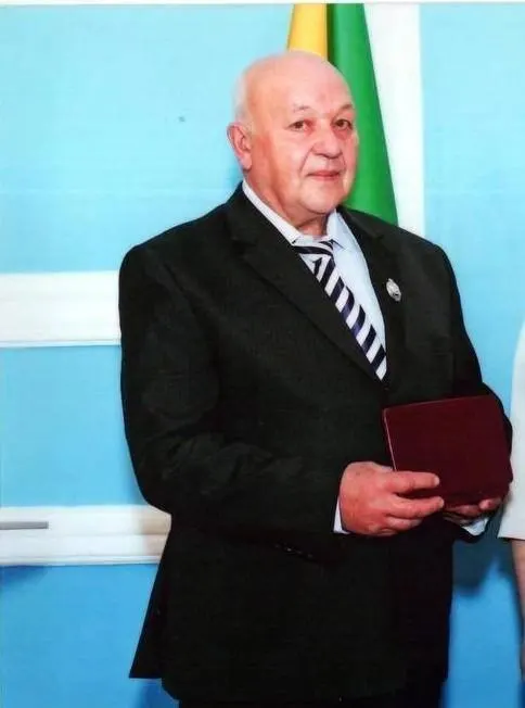 В Забайкалье на 77‑м году жизни ушёл из жизни ведущий онколог Алексей Селютин. Более 40 лет он работал в областном онкологическом диспансере, внедрял эффективные методики и снижал послеоперационную смертность.