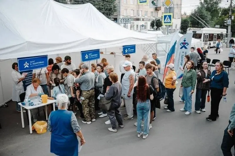 В республике снова запускают проект «Шаг к здоровью» при поддержке «Единой России». Врачи выдергиваются с приёмов для выездных акций, работают в холоде и часто не получают обещанную оплату.