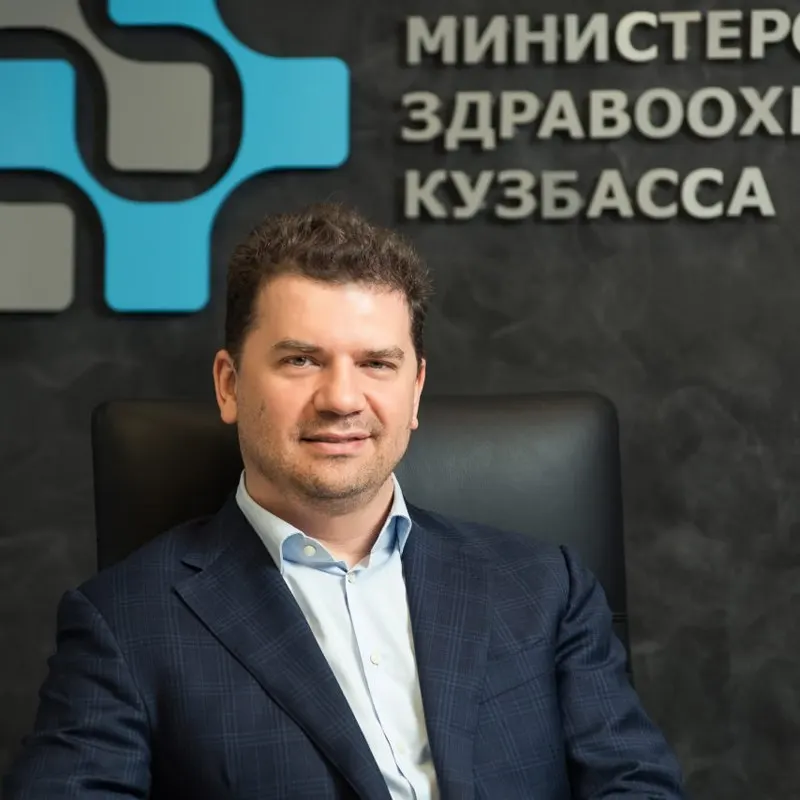 В Центральный районный суд Кемерова поступило уголовное дело в отношении бывшего министра Дмитрия Беглова: ему вменяют 11 эпизодов получения взяток. Поскольку заключено досудебное соглашение, дело может быть рассмотрено в упрощённом порядке; у обвиняемого изъяли имущество на сумму около 100 млн рублей.