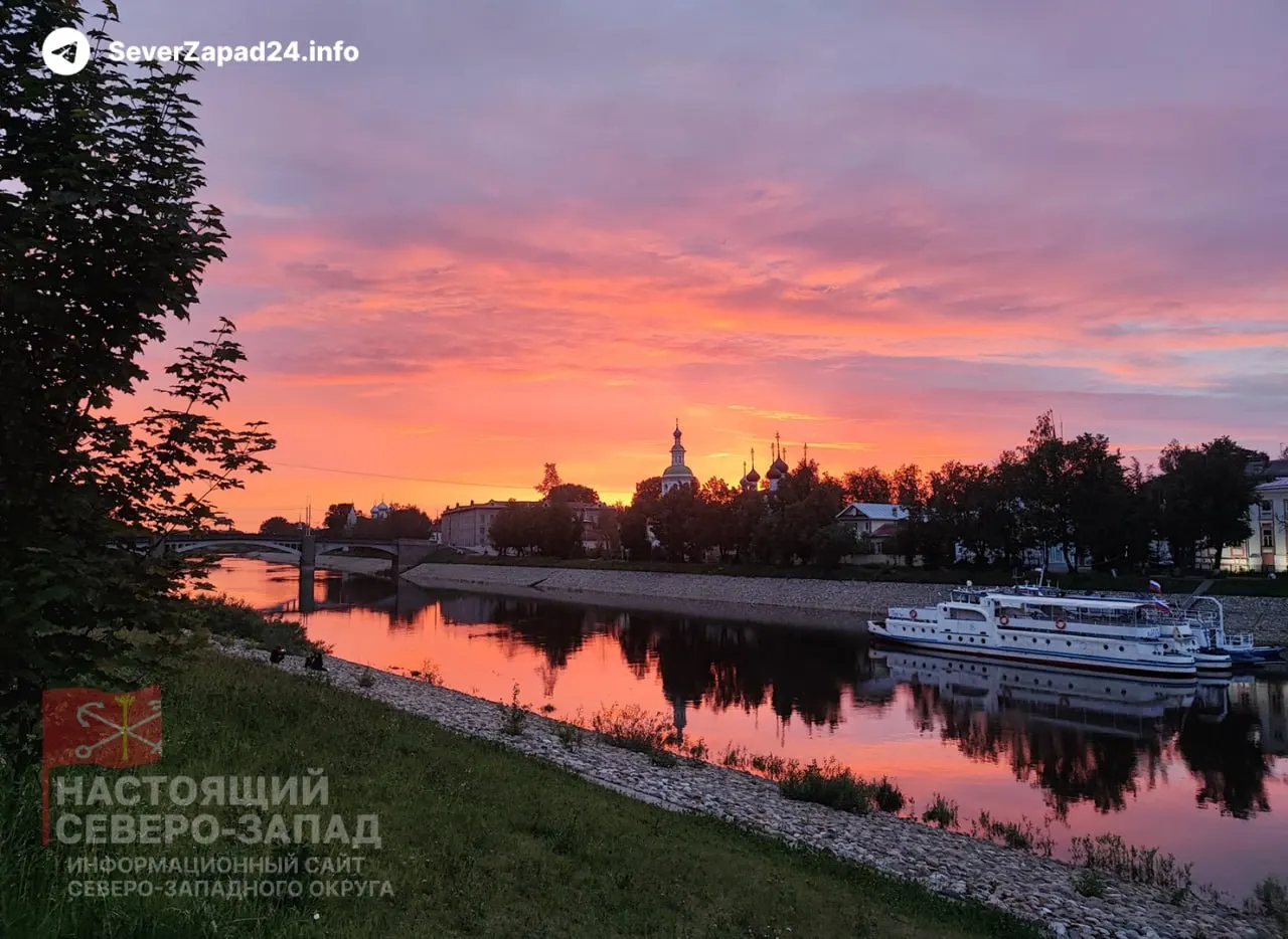 Кратко о главном: в Петербурге фиксируют вербовку на СВО под видом вакансий в метро; жители Вологодчины негативно оценивают местную медицину; отключения интернета вызывают больше беспокойства, чем COVID; власти засекретили сведения о бомбоубежищах на Васильевском; добыча нефти упала до уровня пандемии.