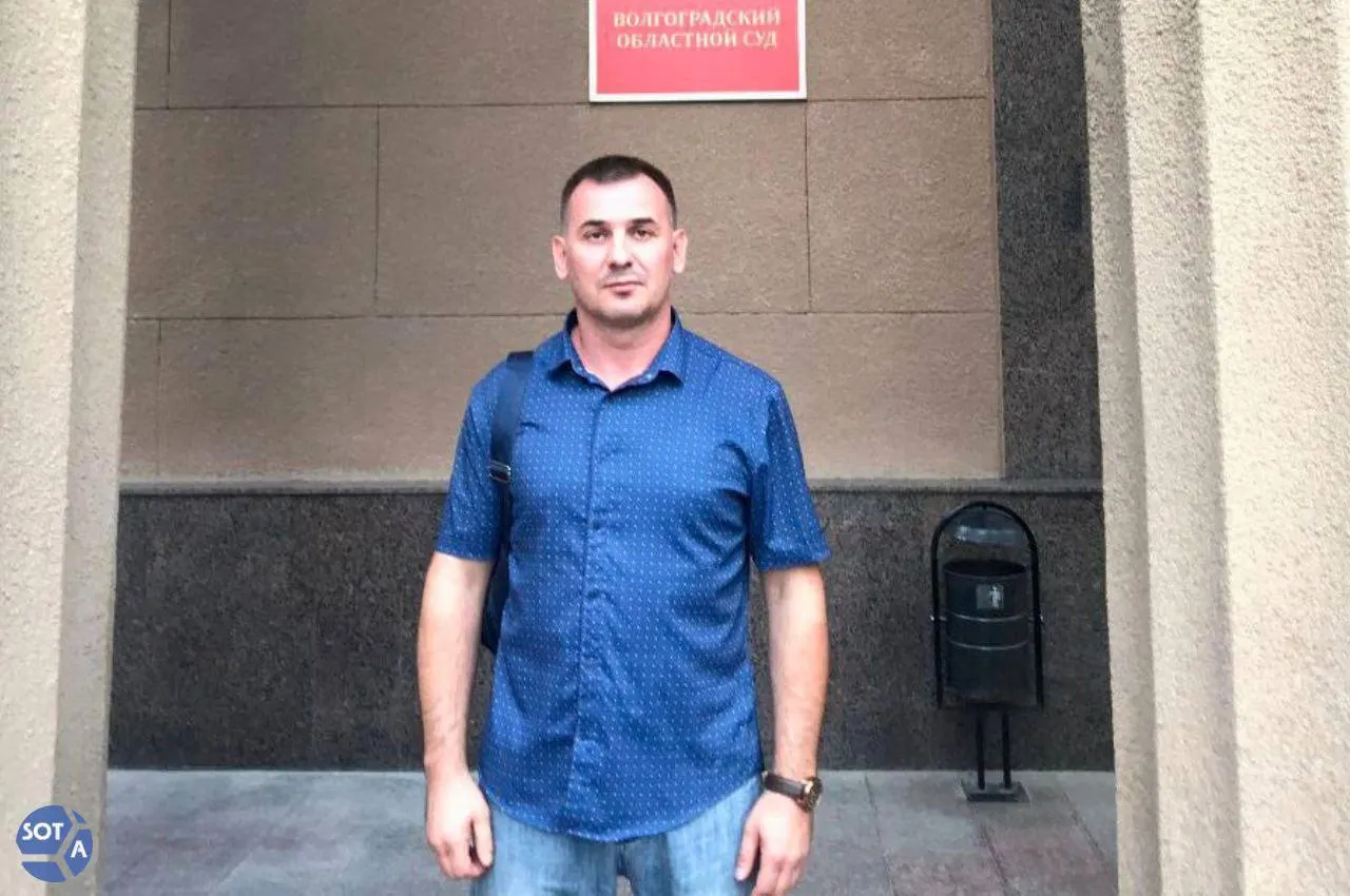 Правозащитник Игорь Нагавкин, отбывающий срок в колонии в Камышине, рассказал родственникам во время судебного заседания, что ему назначили препарат карбамазепин. Врач-невролог отмечает, что лекарство рецептурное и используется при эпилепсии и болевых синдромах.