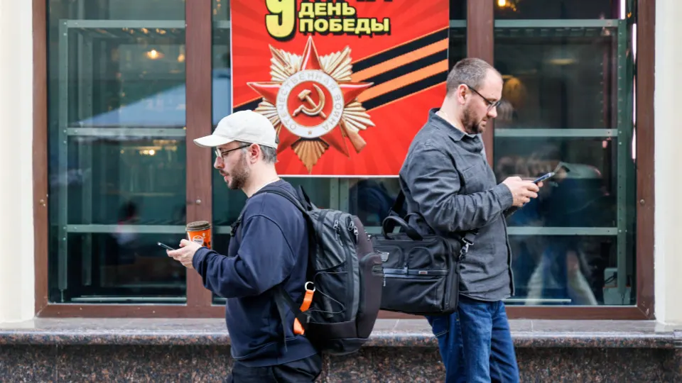 С начала года россияне активнее покупают литературу по преодолению тревоги и всё чаще прибегают к медикаментозной поддержке — это отражает ухудшение психического состояния населения и растущие опасения, в том числе из‑за ограничений интернета.