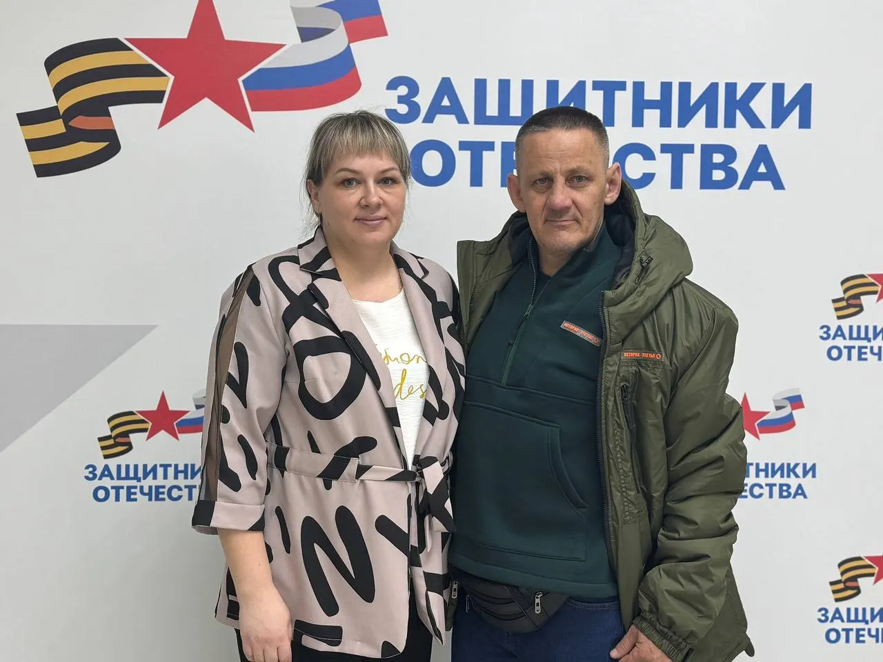 В Томске благотворители вручили спортивный протез стоимостью около 6 млн руб. мужчине, потерявшему ногу на Бахмутском направлении. В официальном сообщении не уточнили его службу в ЧВК и прошлые уголовные дела, связанные с незаконной вырубкой леса.