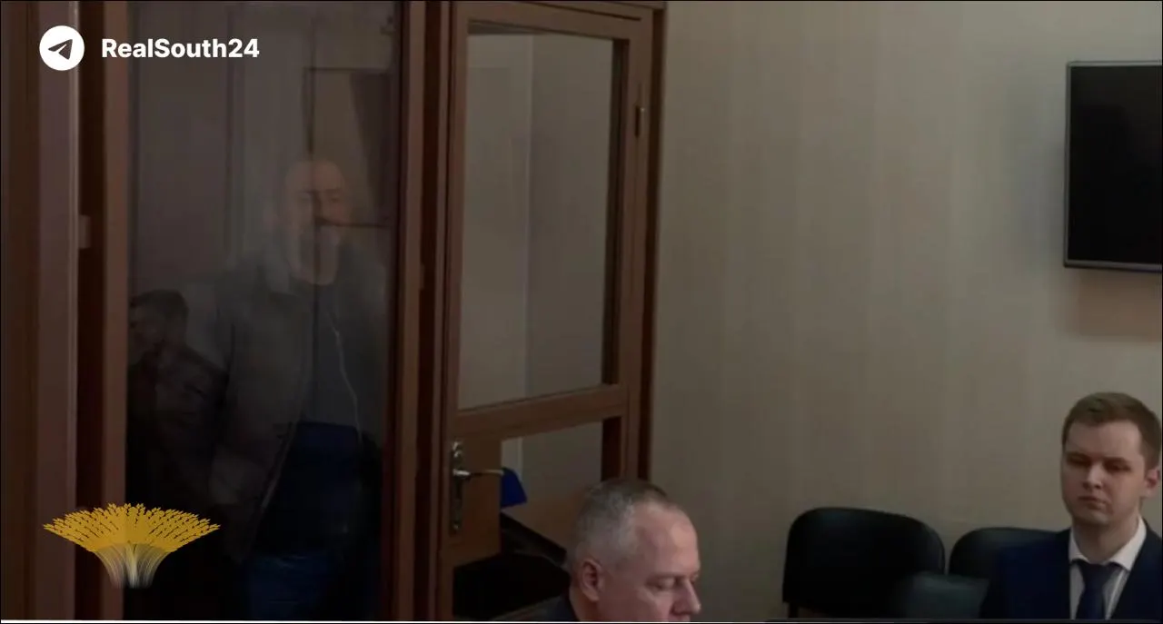 Экс-руководитель минздрава Краснодарского края задержан по обвинению в мошенничестве: ему вменяют фиктивное трудоустройство и хищение более 7 млн руб. При обысках изъяли активы на сумму свыше миллиарда; бывший министр находится в СИЗО.