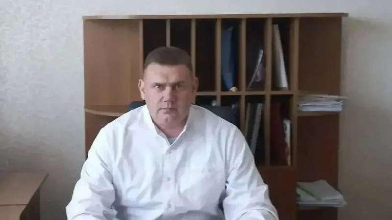Артём Таранков, ранее работавший врачом в следственном изоляторе и проходивший военную службу в рамках СВО, назначен главным врачом Новобурасской районной больницы Саратовской области.