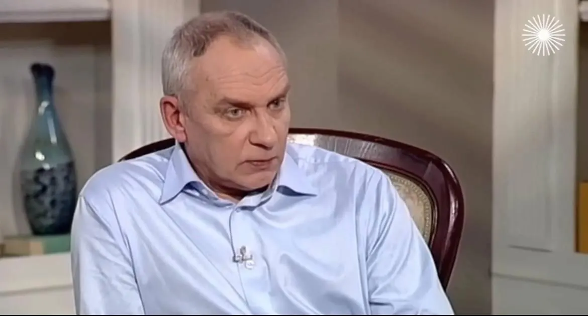 Дмитрия Позднова, у которого в декабре 2025 года диагностировали рак лёгких, госпитализировали в платную реанимацию. Родственники собирают средства на оплату лечения.