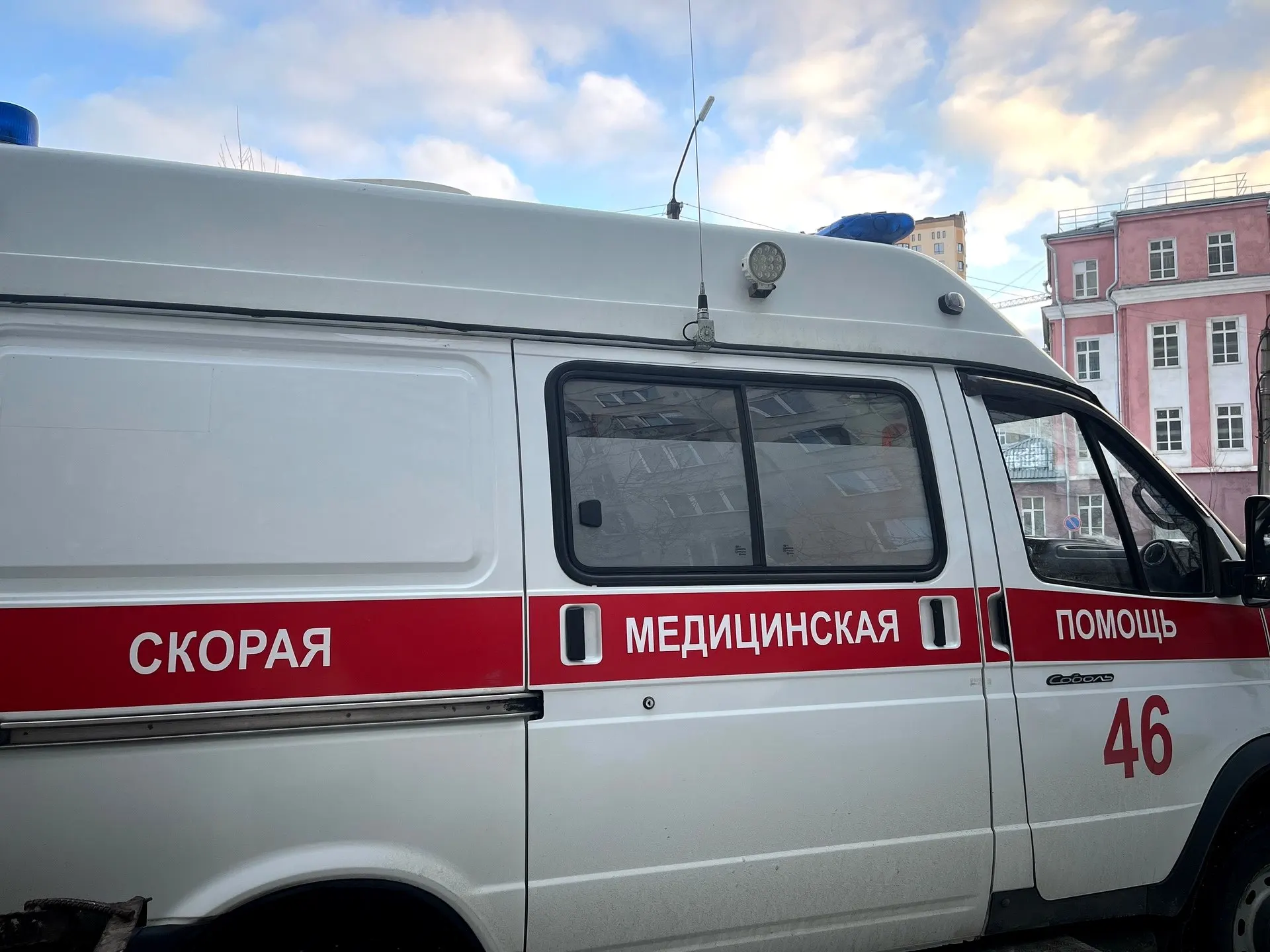 В регионе объединят детские поликлиники с диспетчерской службой скорой помощи: сформированы специальные бригады, закуплено оборудование и разработаны алгоритмы. Пилотный запуск начнётся в конце июня в Славгородском округе с последующим распространением на весь край.