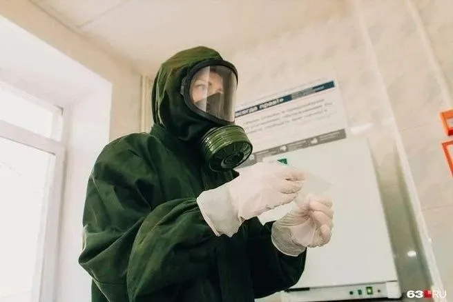 В Хворостянском районе Новокуровки обнаружен очаг бруцеллёза в личном подсобном хозяйстве. Власти ввели карантин и напоминают о способах передачи инфекции и возможных осложнениях.
