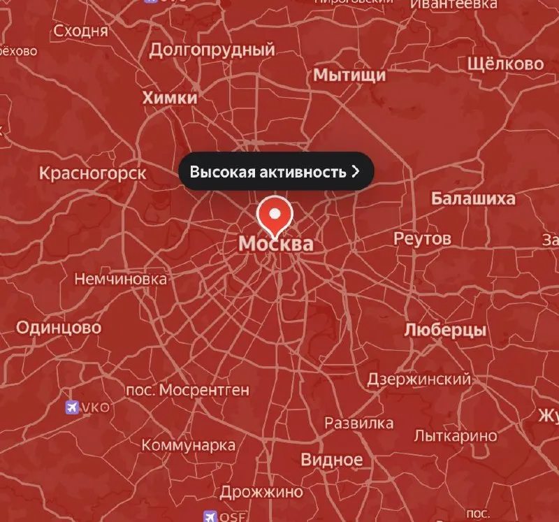 Уже завтра в столице ожидается массовое цветение полыни, полевых сорняков и злаковых трав: интерактивные данные показывают высокий уровень пыльцы по всей Москве. Аллергикам рекомендуется гулять после дождя или вечером, когда пыльца оседает.