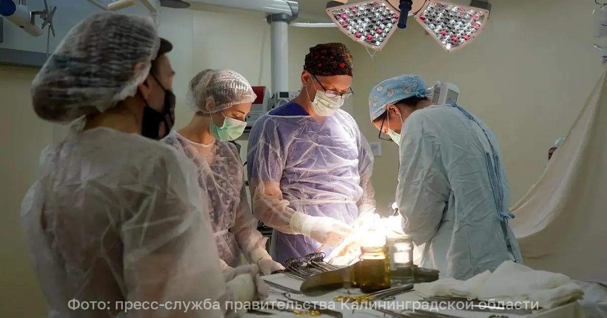 Женщина с диабетом и гипертонией несколько лет жила с крупным новообразованием в брюшной полости; опухоль успешно удалили, гистология показала доброкачественный характер.