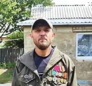 В Петербурге задержали градозащитников, в Красноярске прекратили дело против журналиста, в Польше вынесли тюремные сроки по делу о сотрудничестве со спецслужбами, а Росприроднадзор указал на санитарные нарушения в псковской больнице. Бывший сотрудник спецслужбы удалил провокационный ролик и вернулся в Москву.