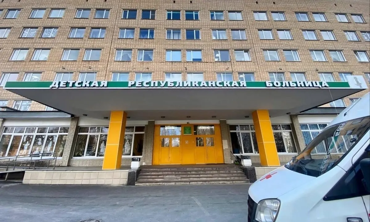 По делу о стрельбе при полицейской погоне расследуется превышение должностных полномочий. 16-летнего подростка доставили в Петрозаводск и прооперировали, его состояние оценивают как тяжёлое.