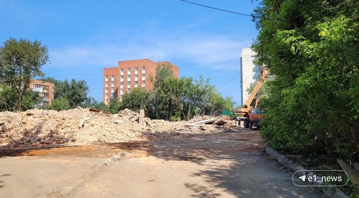 Здание на Педагогической, 23 было закрыто в 2021 году; от него остались руины, которые сейчас разбирают. На месте планируют возвести новый корпус школы №134.
