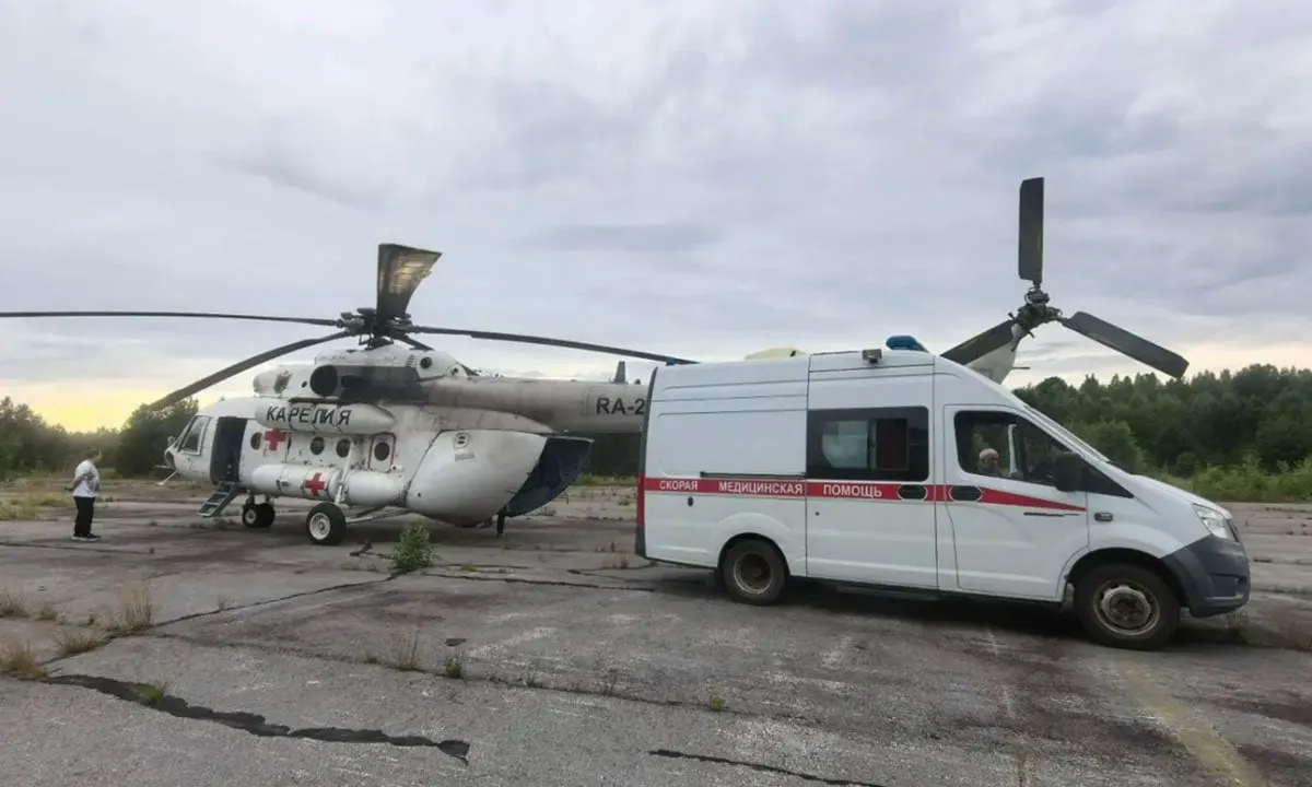 В Пудожском районе мужчина выпал из лодки в Онежское озеро, получил тяжёлую травму головы от гребного винта — пациента оперативно доставили в больницу и эвакуировали в Петрозаводск.