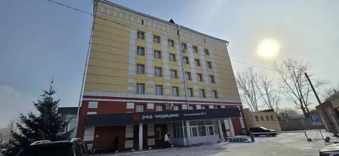 Суд оштрафовал хирурга после того, как выяснилось, что он за вознаграждение выдавал выписки и участвовал в организации фиктивных госпитализаций для военнослужащих.