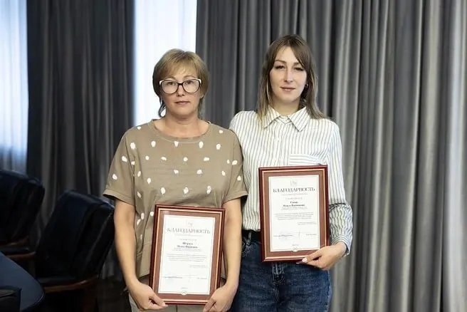 Две женщины из Приморья спасли тонущего ребёнка на пляже и получили благодарности за смелость и оперативность.