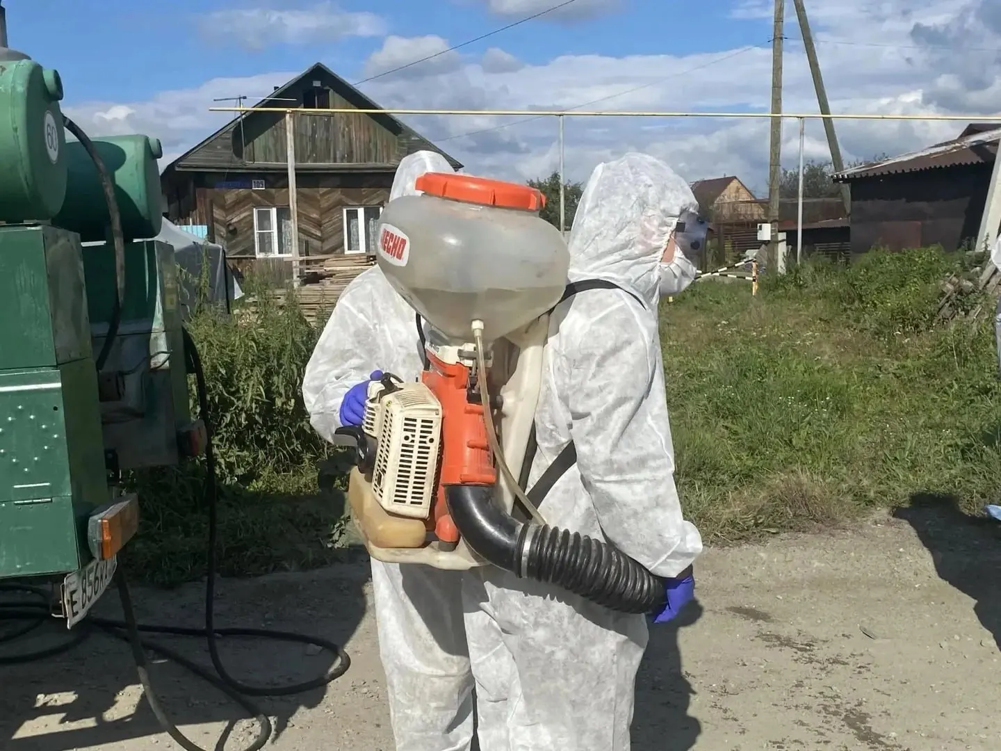 В частном секторе близ поселка Шагол провели учения по ликвидации условного очага инфекции; посторонних случаев не зафиксировано, птицы здоровы.