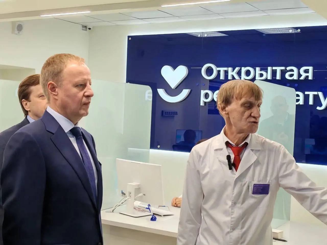 Завершён капитальный ремонт поликлиники на улице Матросова; учреждение стало доступнее для местных жителей.