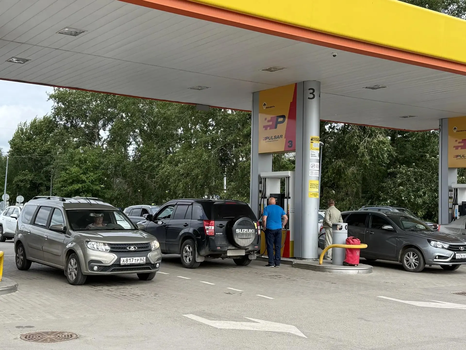 Жительнице региона отказали в заправке по действующему правилу, которое влияет на доступ к топливу во время перевозки близких к медицинским учреждениям.