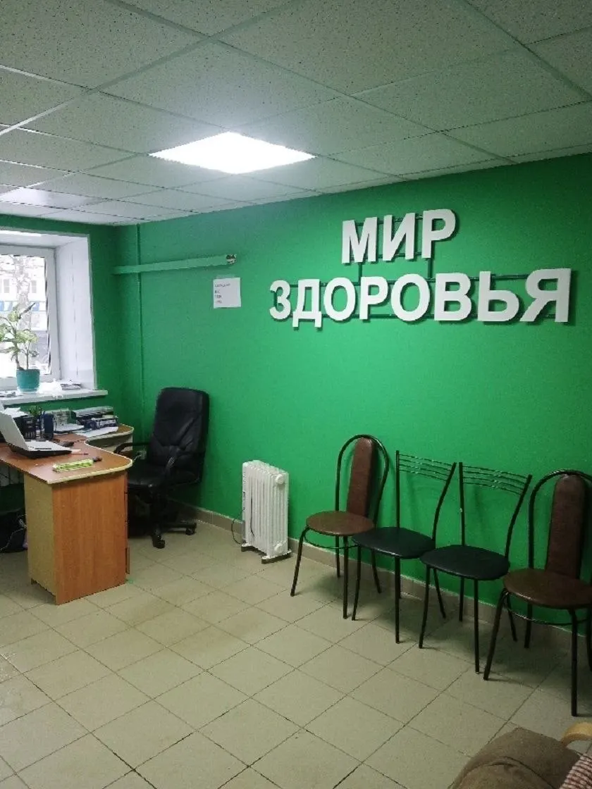 Псевдомедицинский центр на ул. Сурикова заманивал пенсионеров на бесплатные диагностики, затем вымогал кредиты и продавал ненужное оборудование. Пострадали 28 человек; ущерб свыше 2 млн рублей.