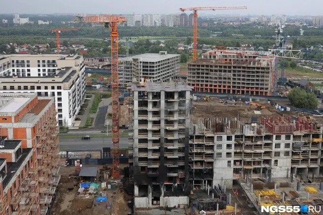 Состояние пациента стабильно, дата выписки пока не уточняется. Пожар на стройке на Левобережье 15 августа унес жизни четырех рабочих и ранил 11 человек.