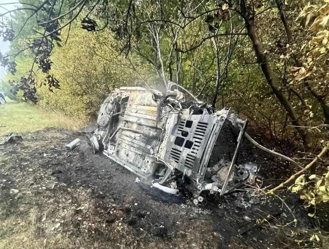 Три человека пострадали в дорожной аварии под Воронежем; пострадавшие доставлены в больницу.