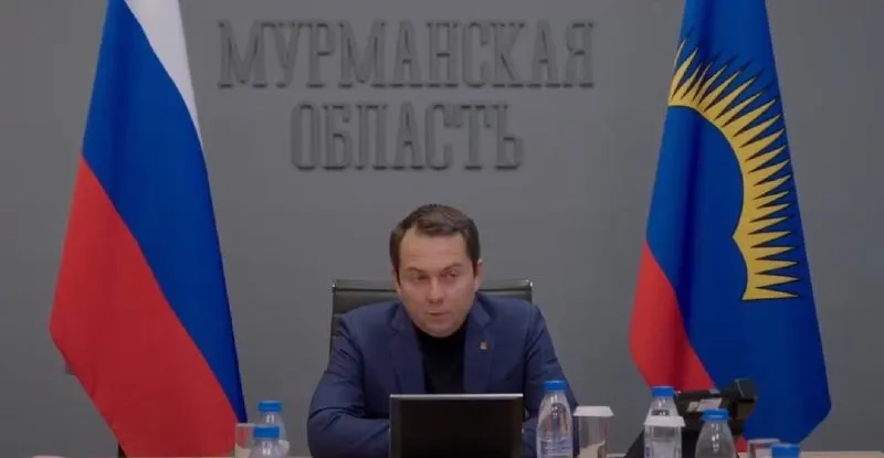 Глава региона призывает повысить эффективность управления больницами и ФАПами, чтобы улучшить доступ к сервисам.