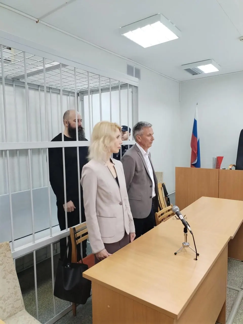 Руководителя поликлиники и больницы признали виновными по уголовному делу в связи с ложными данными о диспансеризации пациентов и переводом средств ОМС на сумму более 2 млн рублей.