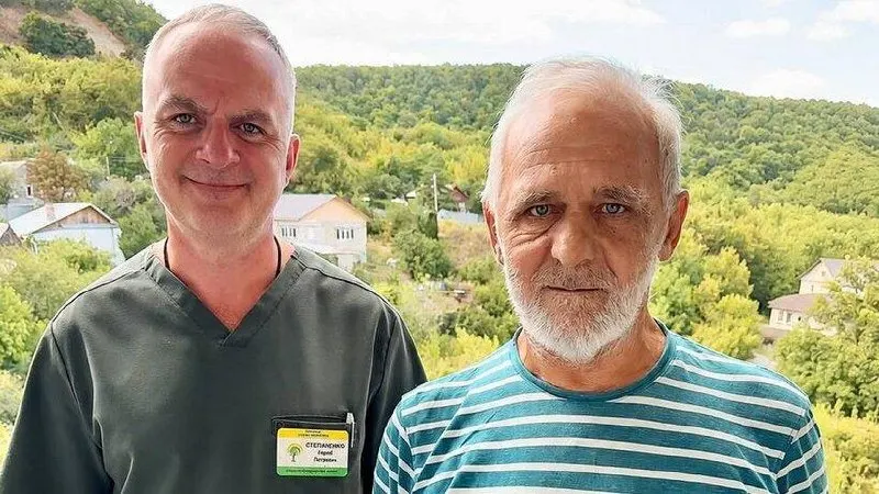 У пациента диагностирован разрыв брюшной аорты и забрюшинная гематома. Операция прошла успешно, пациент готовится к выписке.