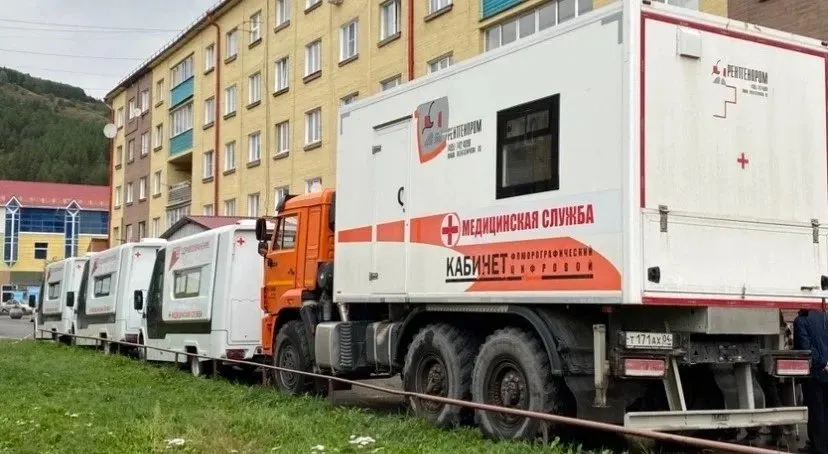 Мобильный медицинский комплекс обеспечивает диспансеризацию, консультации и прививку от гриппа без посещения поликлиники.