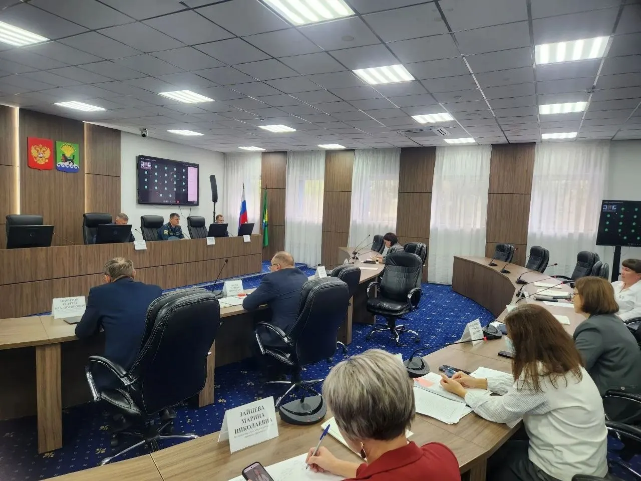 В Иркутской области объявлена чрезвычайная ситуация в связи с заболеванием крупного рогатого скота; принимаются меры по ликвидации очага и изоляции животных.