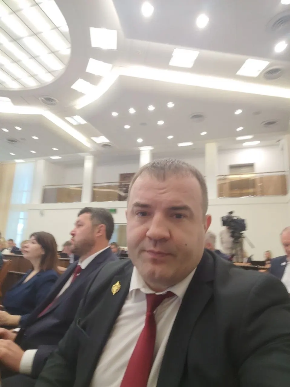 На заседании региона обсуждали возможность объединения Курагинской районной больницы с минусинской, жители направляли обращения, а вопрос вызвал реакции властей и этических комиссий.
