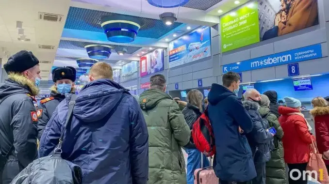 Региональное управление Роспотребнадзора по Омской области опровергло слухи о якобы двойном измерении температуры пассажиров из Иркутска в омском аэропорту.