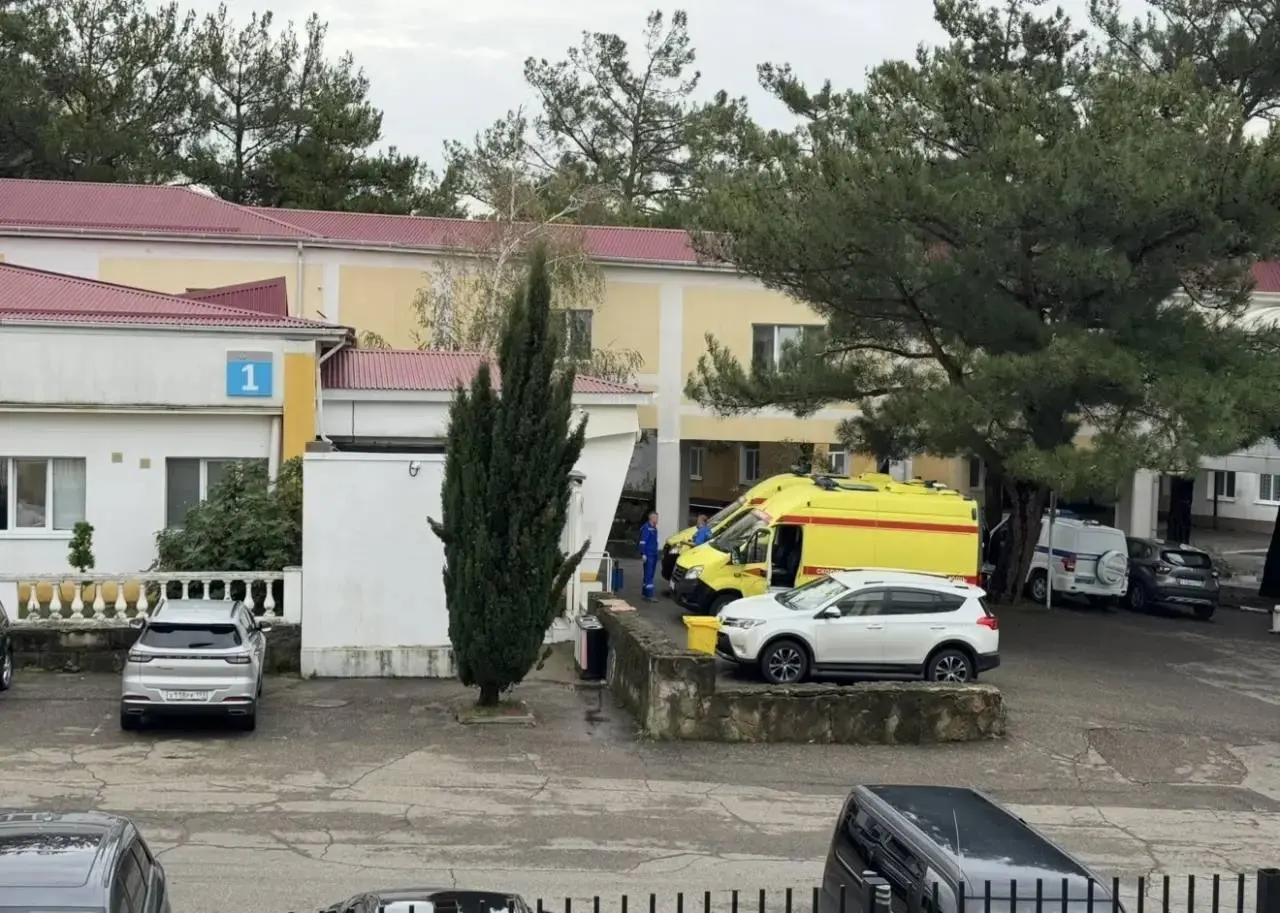 Женщины приняли за съедобные грибы и попали в реанимацию; врачи сообщают о тяжелом отравлении.