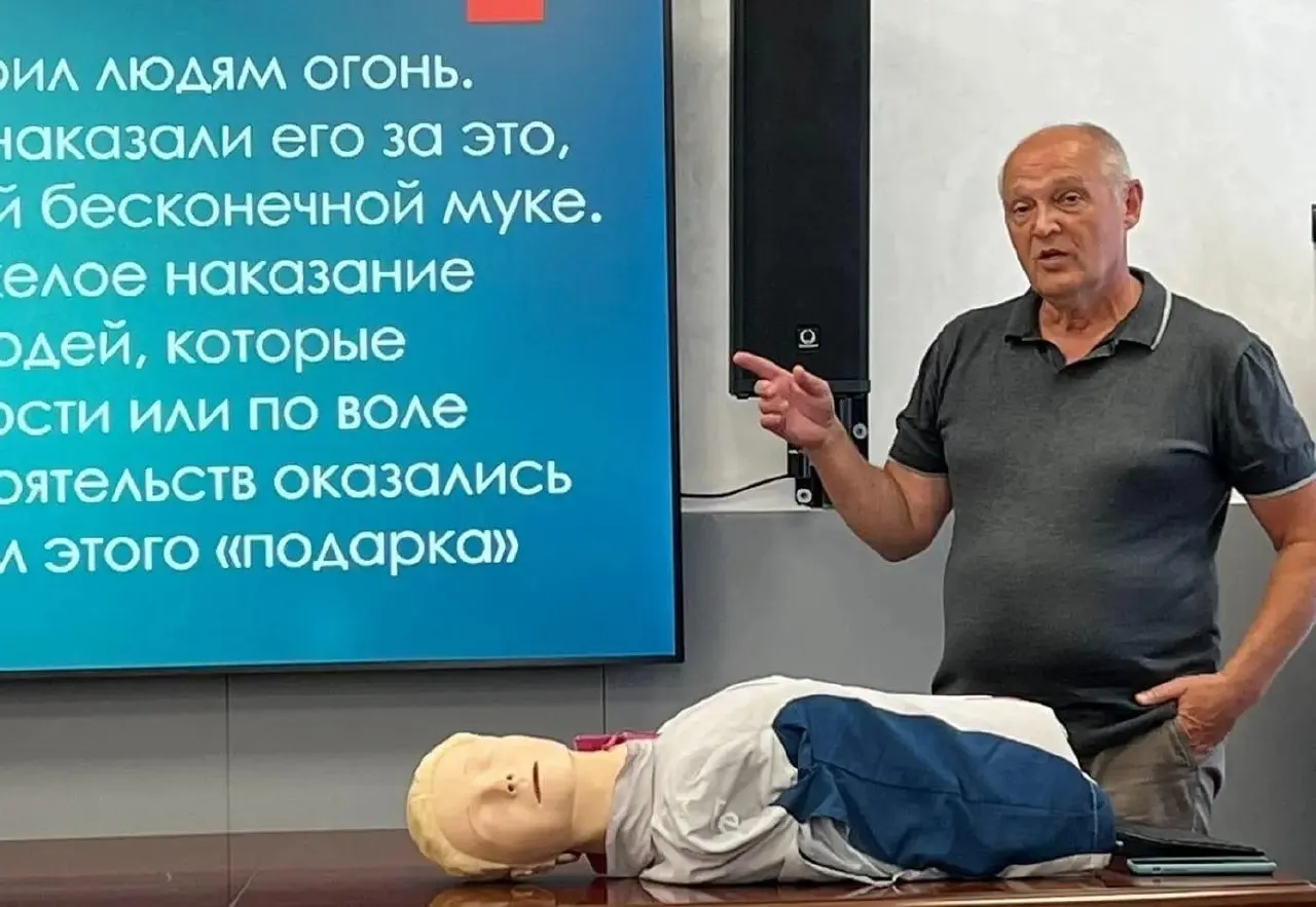 Следственные органы заявляют, что врач занимался незаконной медицинской деятельностью около двух лет и причинил небольшой ущерб.