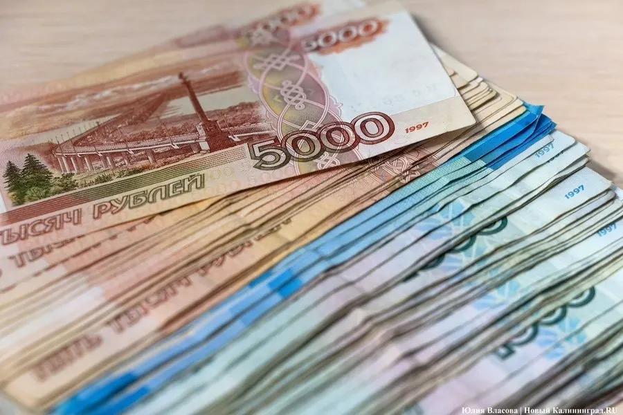 Региональные власти объявили о дополнительном выделении 120 млн рублей на здравоохранение до конца года, с детализацией по кадровым мерам, погашению задолженности медорганизаций по ОМС и поддержке образования.