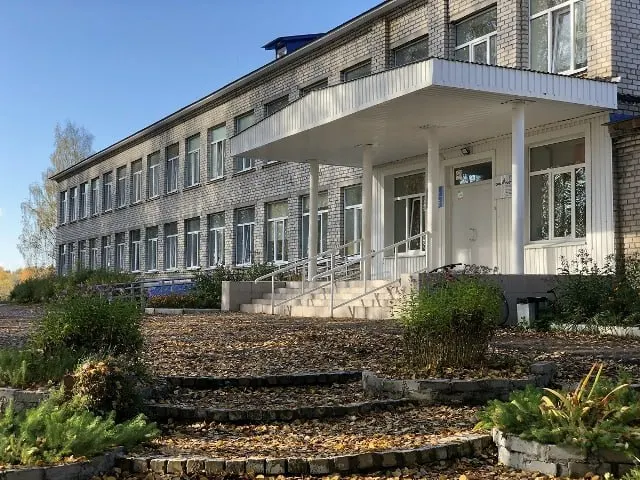 Несколько школьников госпитализированы в тяжелом состоянии; возбуждено уголовное дело по статье о нарушении санитарно-эпидемиологических правил.