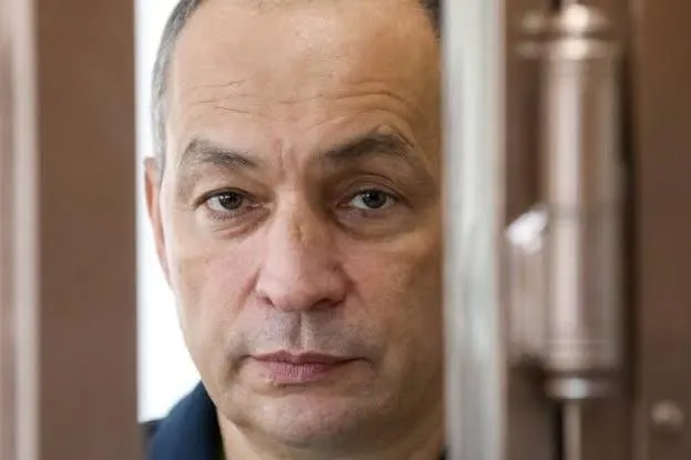 После 74 дней голодовки бывший глава Серпуховского района Александр Шестун прекратил голодовку. По данным группы поддержки начались пять доследственных проверок по заявлениям о избиениях в тверском СИЗО-1, свидания с детьми остаются недоступными.